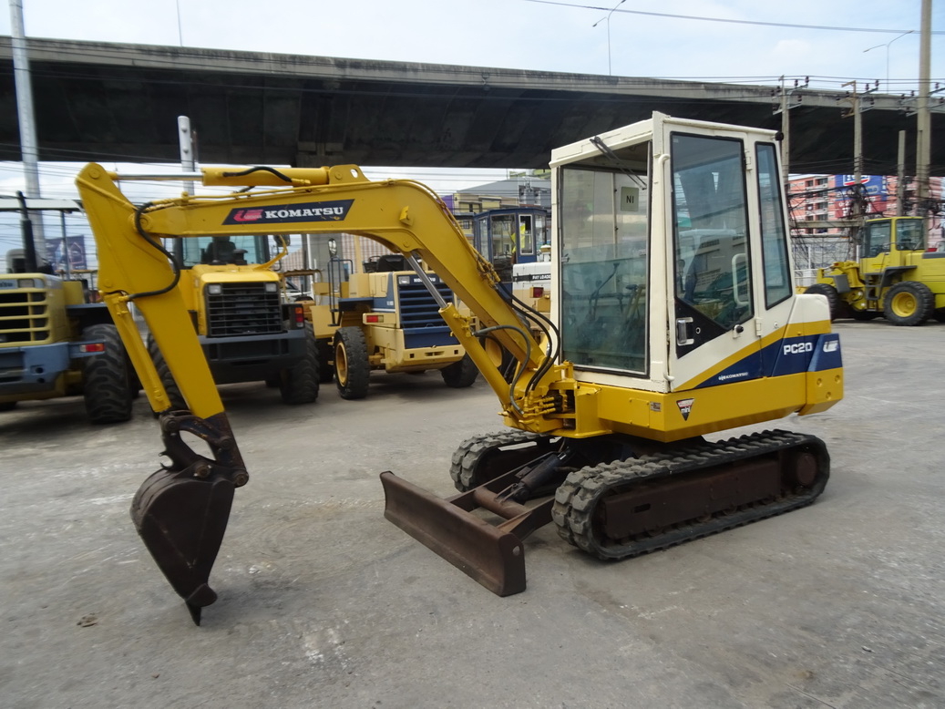 รถขุด Komatsu PC20-6